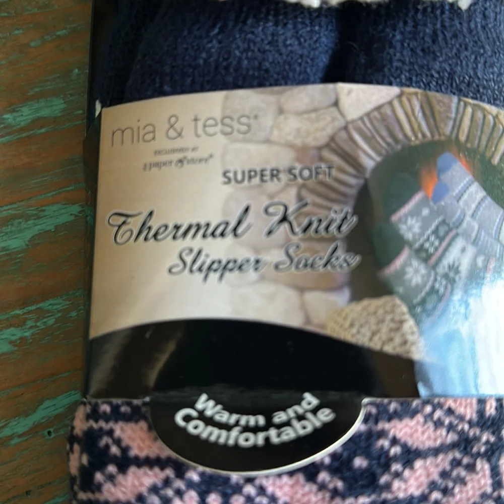 New Mia & Tess The Paper Store Exclusive Cozy Cabin Thermal Slipper Socks